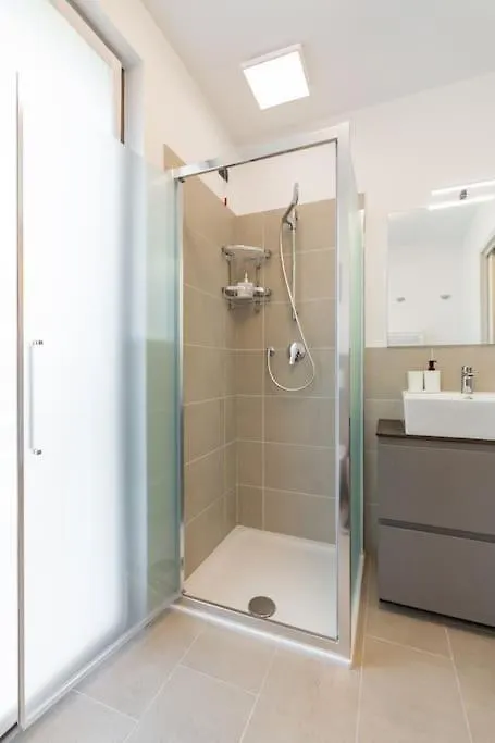 Apartment East Garden Lambrate Suite Elegante Moderna Milan Italy