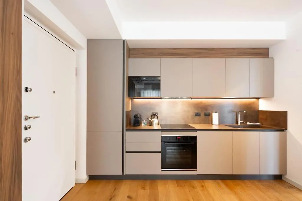 East Garden Lambrate Suite Elegante Moderna Milan 0*,  Italy