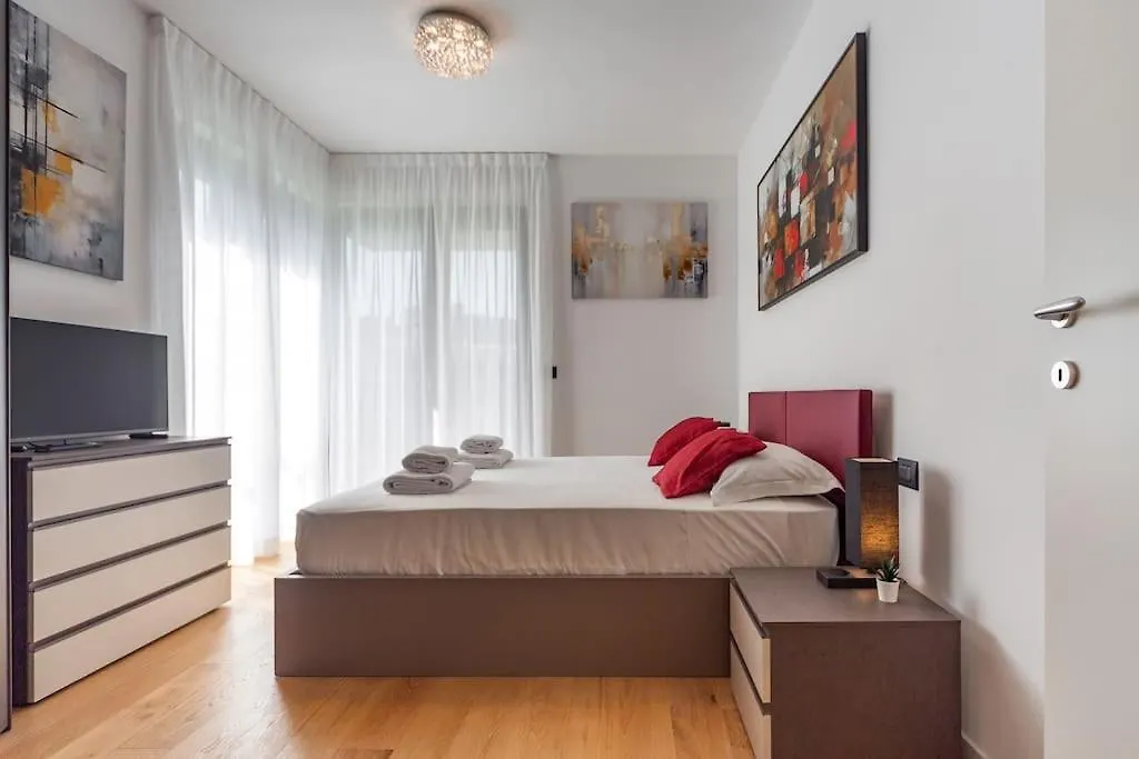 East Garden Lambrate Suite Elegante Moderna Milan 0*,