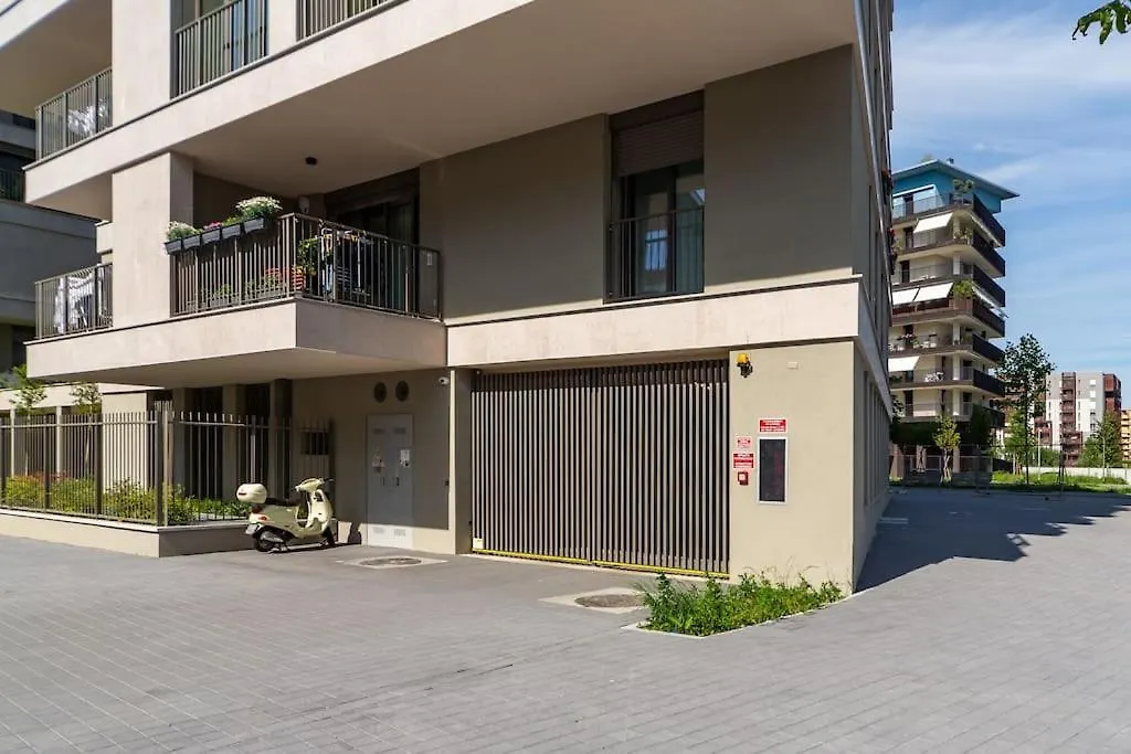 East Garden Lambrate Suite Elegante Moderna Milan Apartment