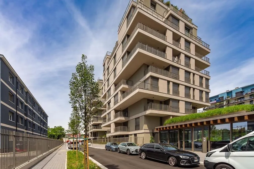 East Garden Lambrate Suite Elegante Moderna Milan Apartment