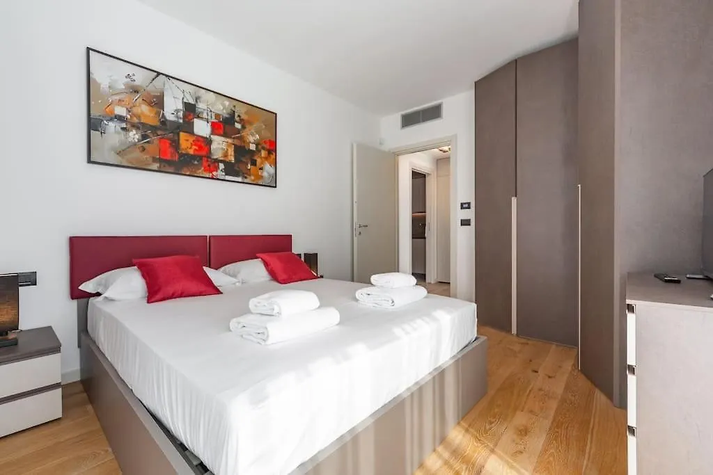 East Garden Lambrate Suite Elegante Moderna Милан 0*,