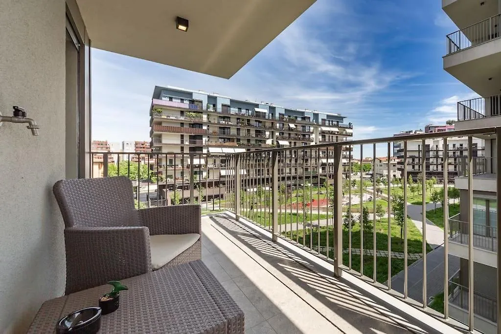East Garden Lambrate Suite Elegante Moderna Милан Италия